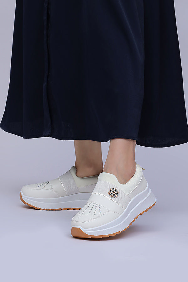 Women Stylish Slip On (Off White) WSO000234