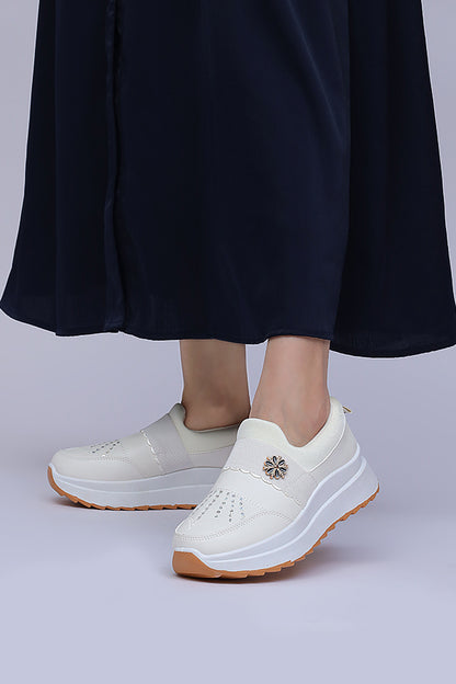 Women Stylish Slip On (Off White) WSO000234