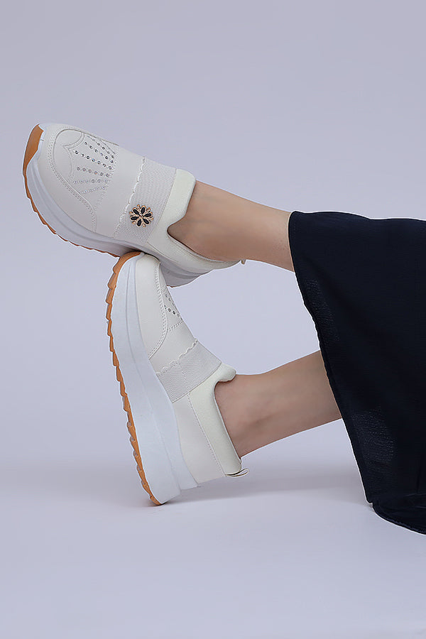 Women Stylish Slip On (Off White) WSO000234