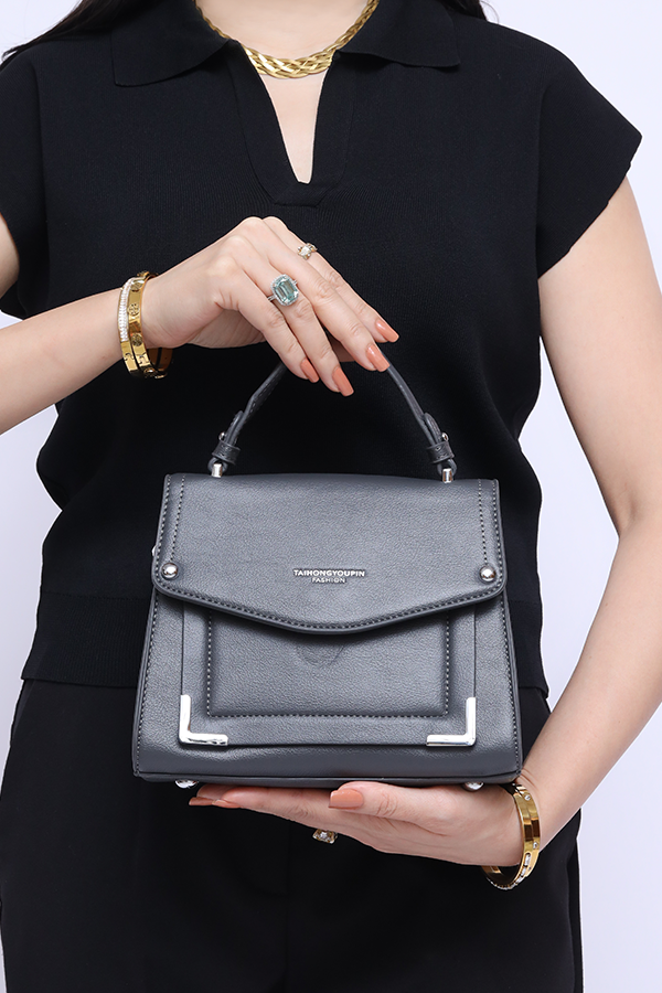 Hand Bag in Boxy style in Black WBB000301